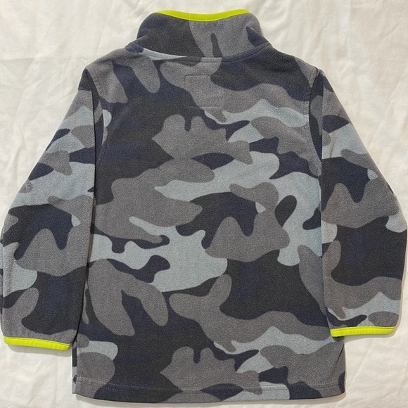 HP 🥳🎉 3/$20 OshKosh B’gosh Boys Long Sleeve Pullover Size 4 - Picture 2 of 3